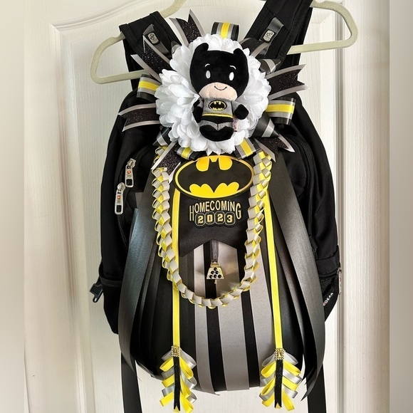 STARTER Mum Pin Corsage for all occasion with fancy braids - Picture 1 of 17